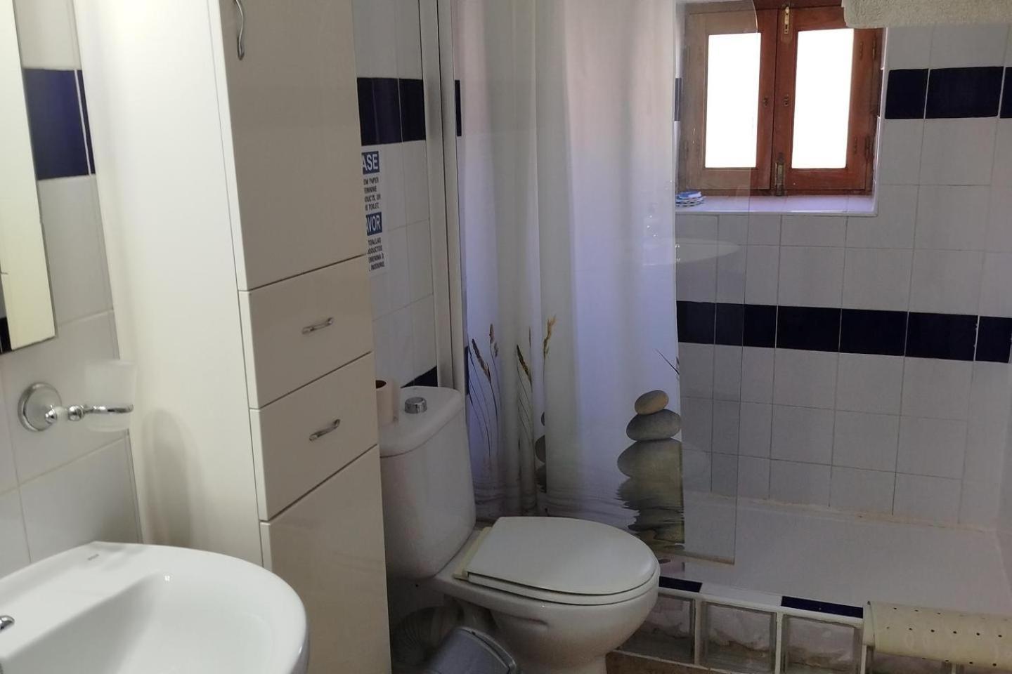 2 Bed Many Hiking & Cycling Trails Hébergement de vacances