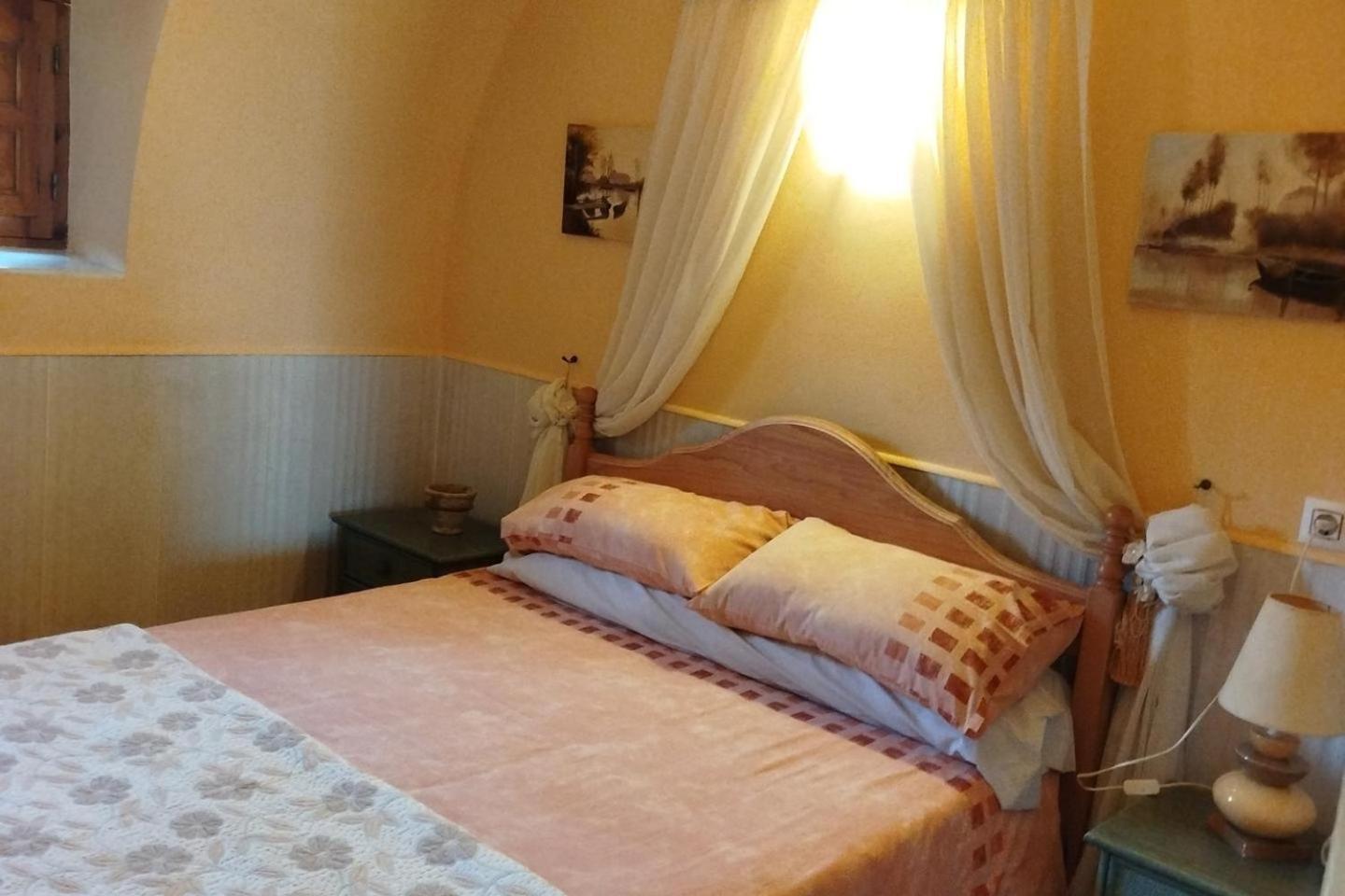 2 Bed Many Hiking & Cycling Trails *